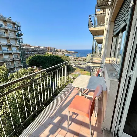 Sea View Holiday Apartment *